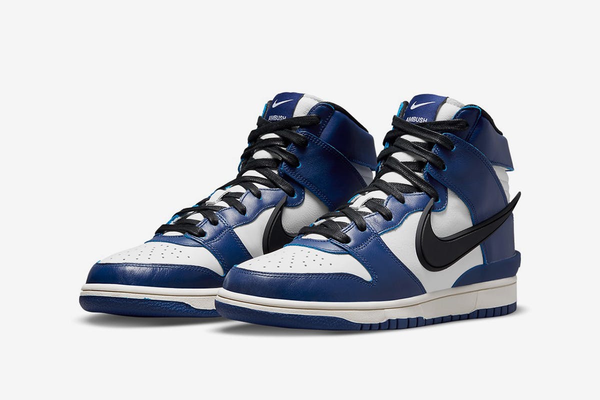 nike dunks royal blue and white